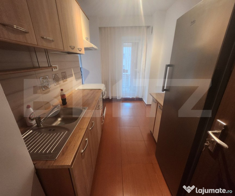 Apartament cu 3 camere, de inchiriat,decomandat,74 mp,Centru