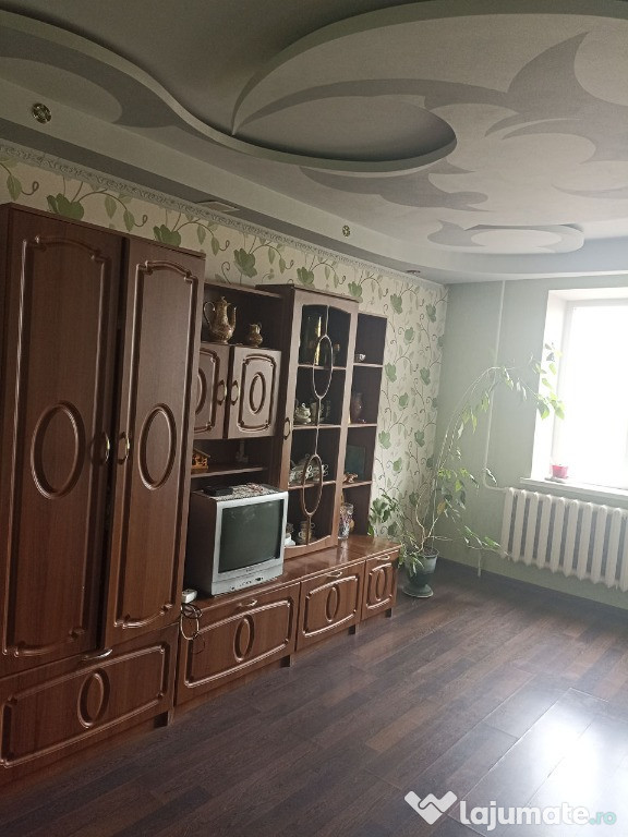 Apartament cu 3 camere zona Apusului