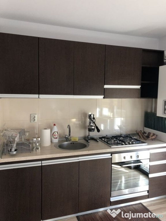 Apartament 2 camere in zona Pietii Muncii