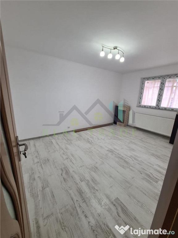 Apartament 3 camere decomandat, renovat Astra-Carpatilor