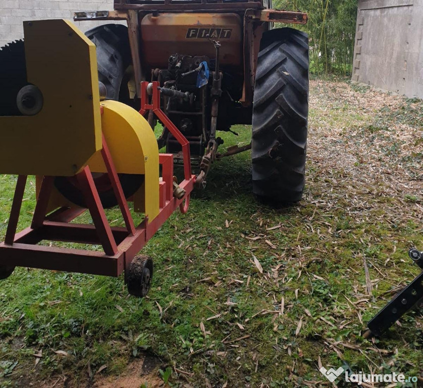 Circular după tractor