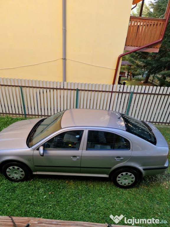 Vând Skoda 2010 ,benzina,cutie manuala,primul proprietar,în stare buna