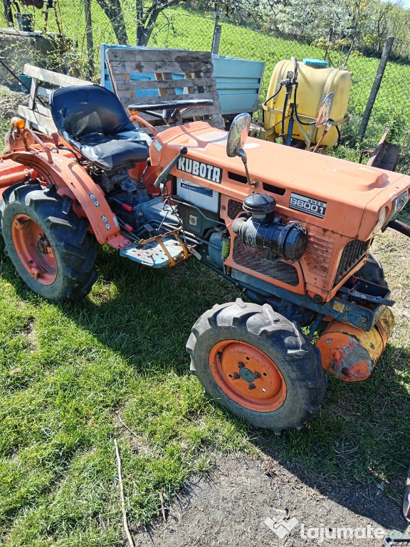 Vând tractor kubota B6001 4x4 B6001