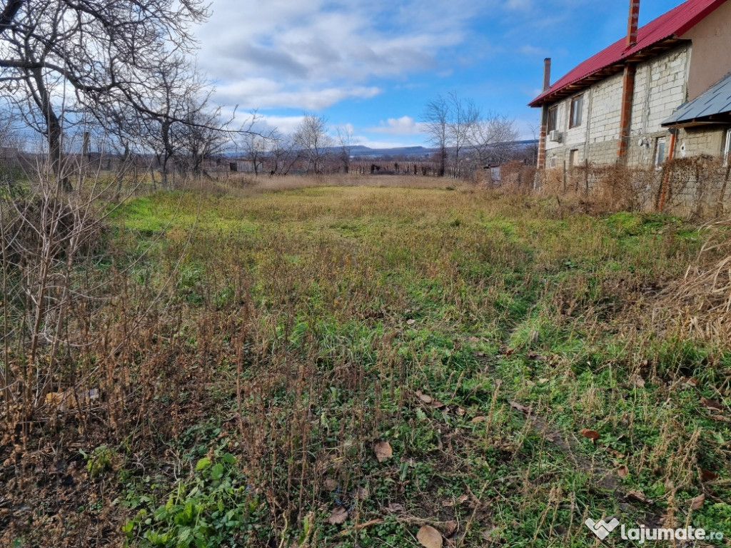 Teren intravilan de vanzare