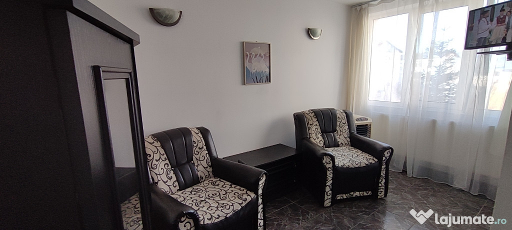 Închiriez apartament 3 camere ultracentral, Curtea de Argeș