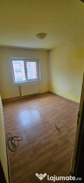 Apartament 4 camere 2 bai 2 balcoane Decomandat et 2 ( Propietar)