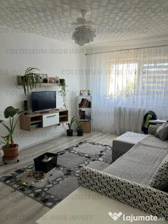 Apartament decomandat, 3 camere, 2 bai, parcare, zona Craiter!