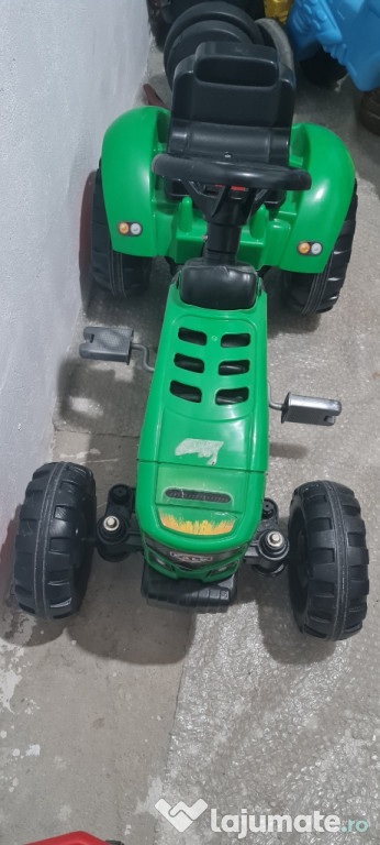 De vanzare tractor cu pedale 200 de lei!