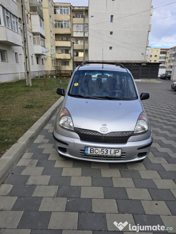 Autoturism Toyota Yaris Verso