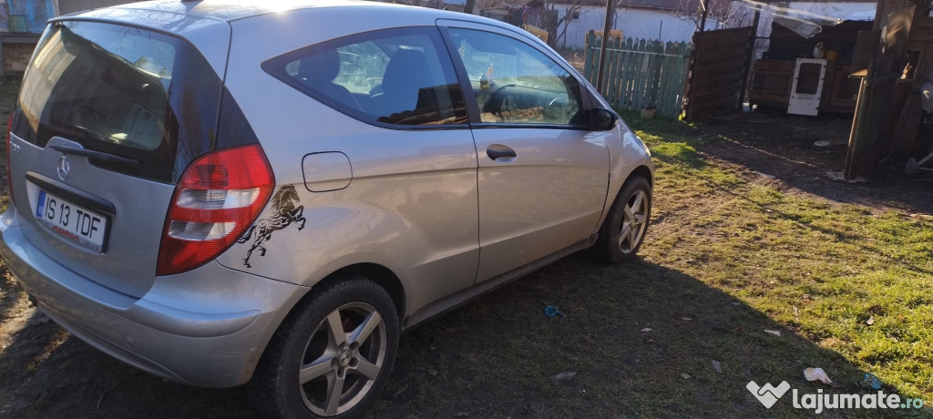 Vand mercedes a class 150 Benzină