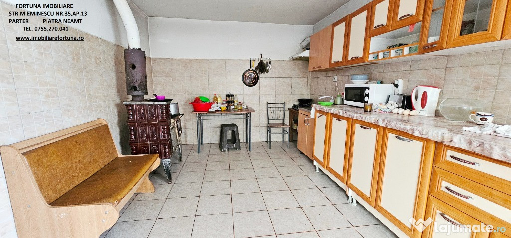 Casa la pret de apartament, cu 720 mp teren, Dumbrava Rosie