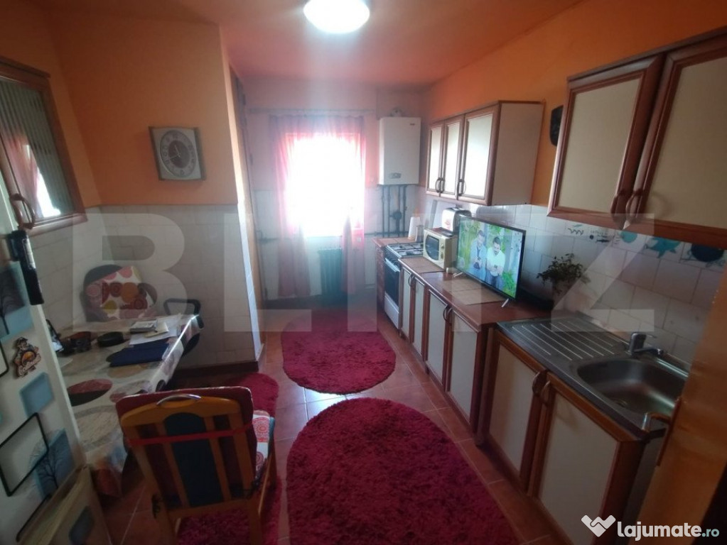 Apartament 3 camere,65mp,decomandat,etaj 4,zona Sensul Vechi