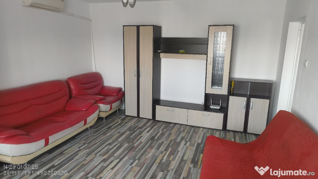 Închiriez apartament