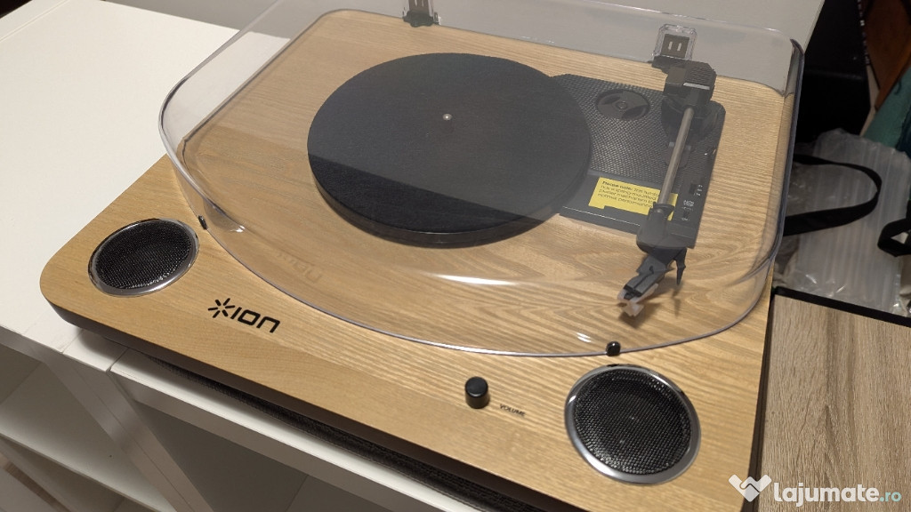 ION MAX LP Vinyl Player