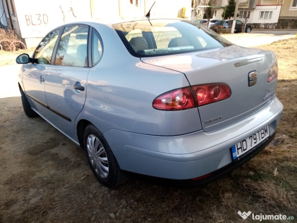 Seat Cordoba 2006 în stare foarte bună preț 1950 euro negociabil