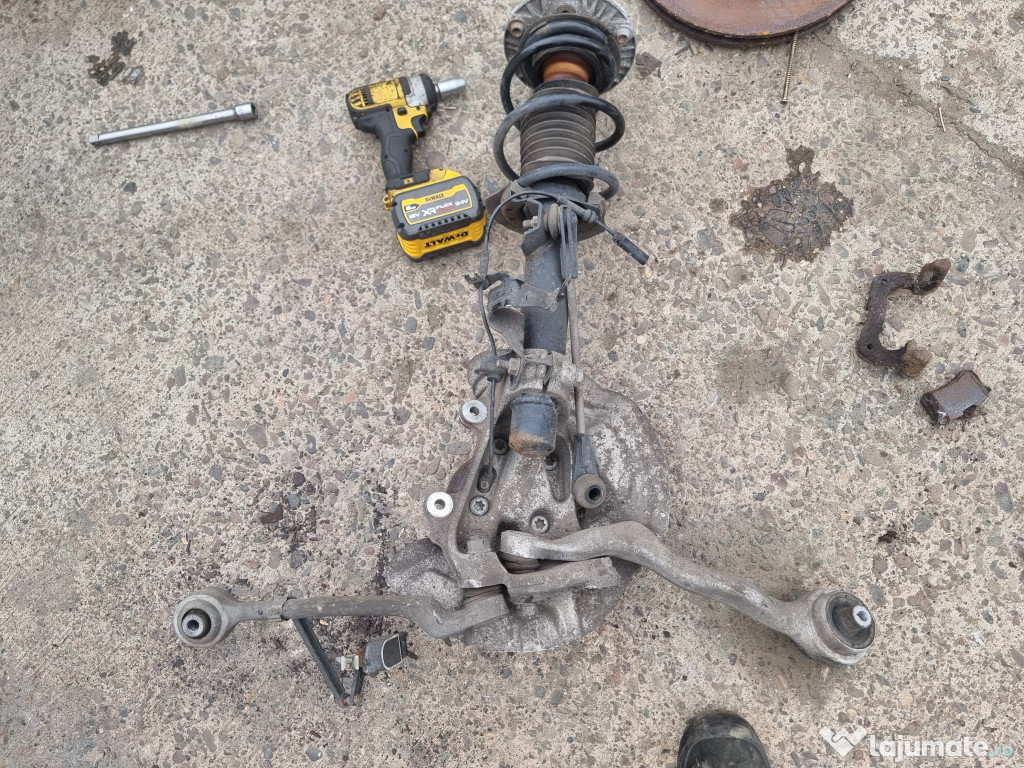 Grila proiector stanga Volkswagen Golf 7 2014