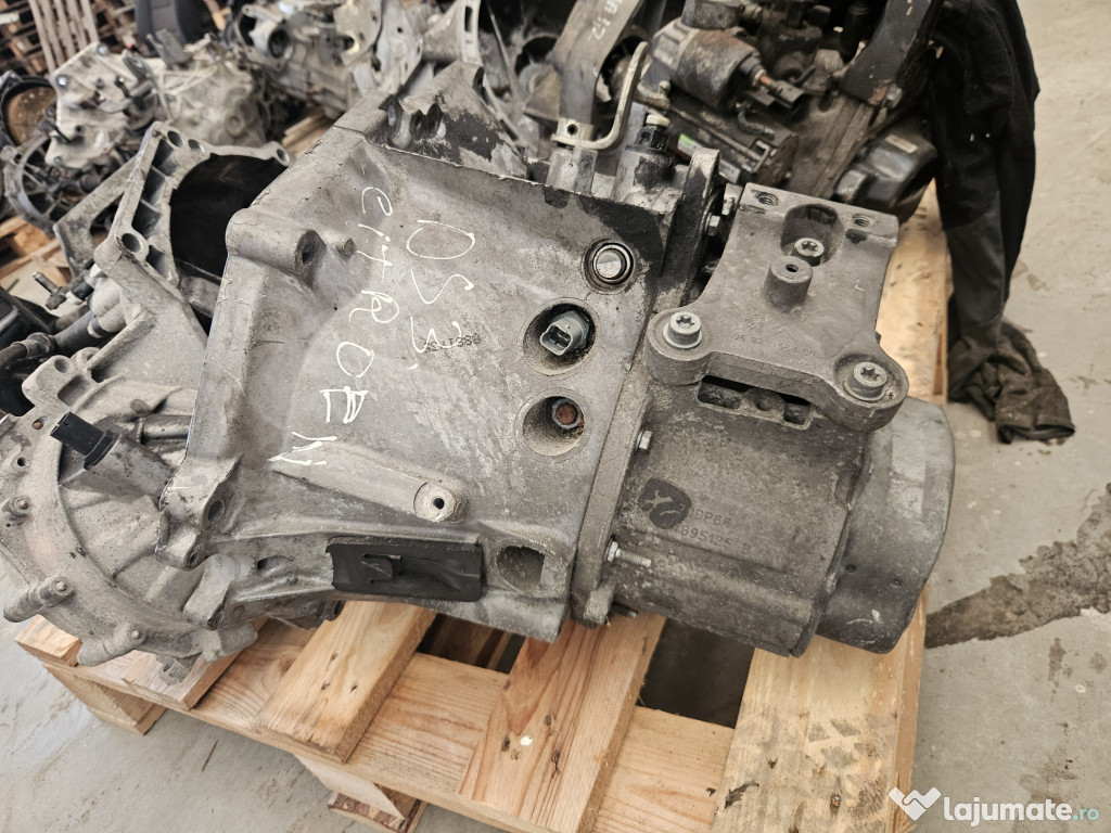 Bandou usa stanga fata Audi A5 Cabrio