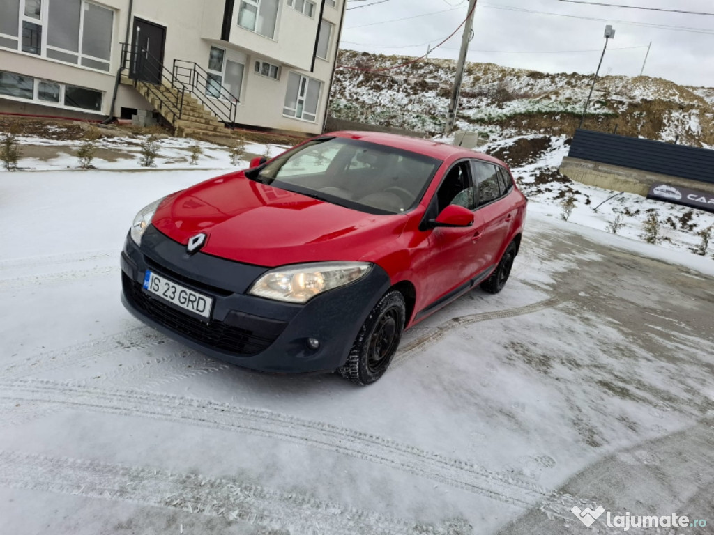 Renault megane 1.6i an 2012 2999e