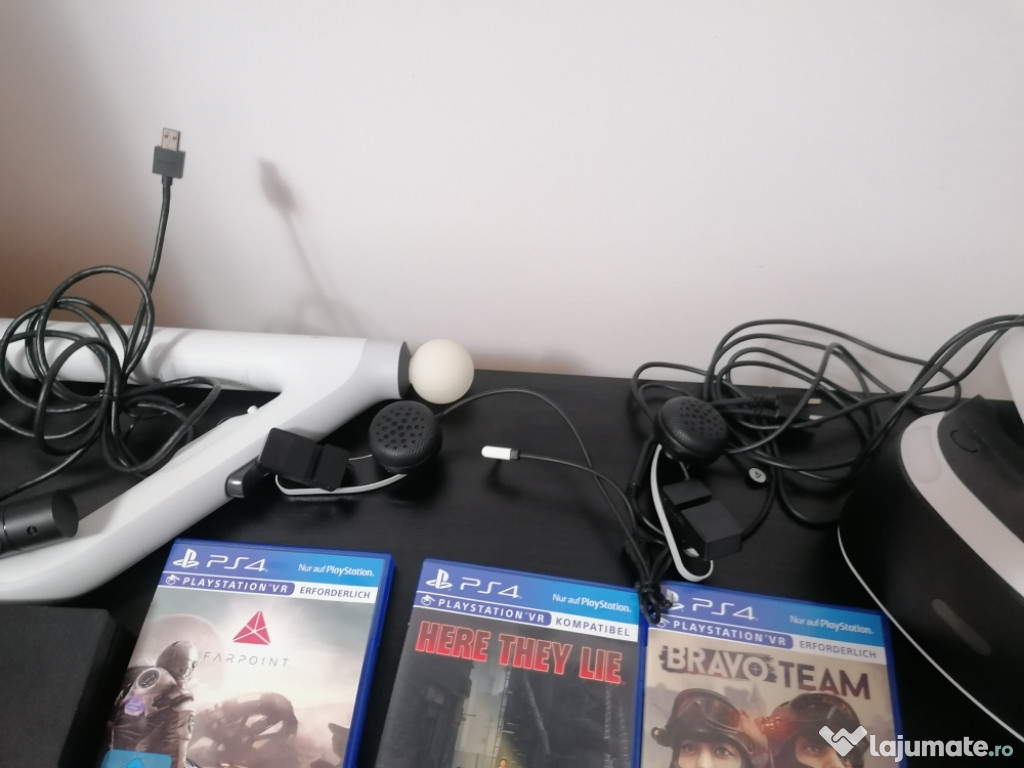 Vând accesorii pt PS 4.