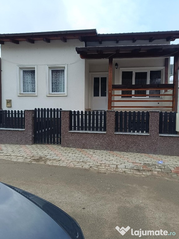 Casa zona Podul Jelni