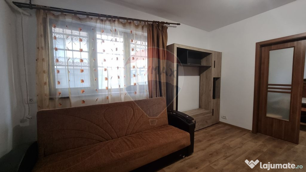 Apartament cu 2 camere de inchiriat in zona Panduri