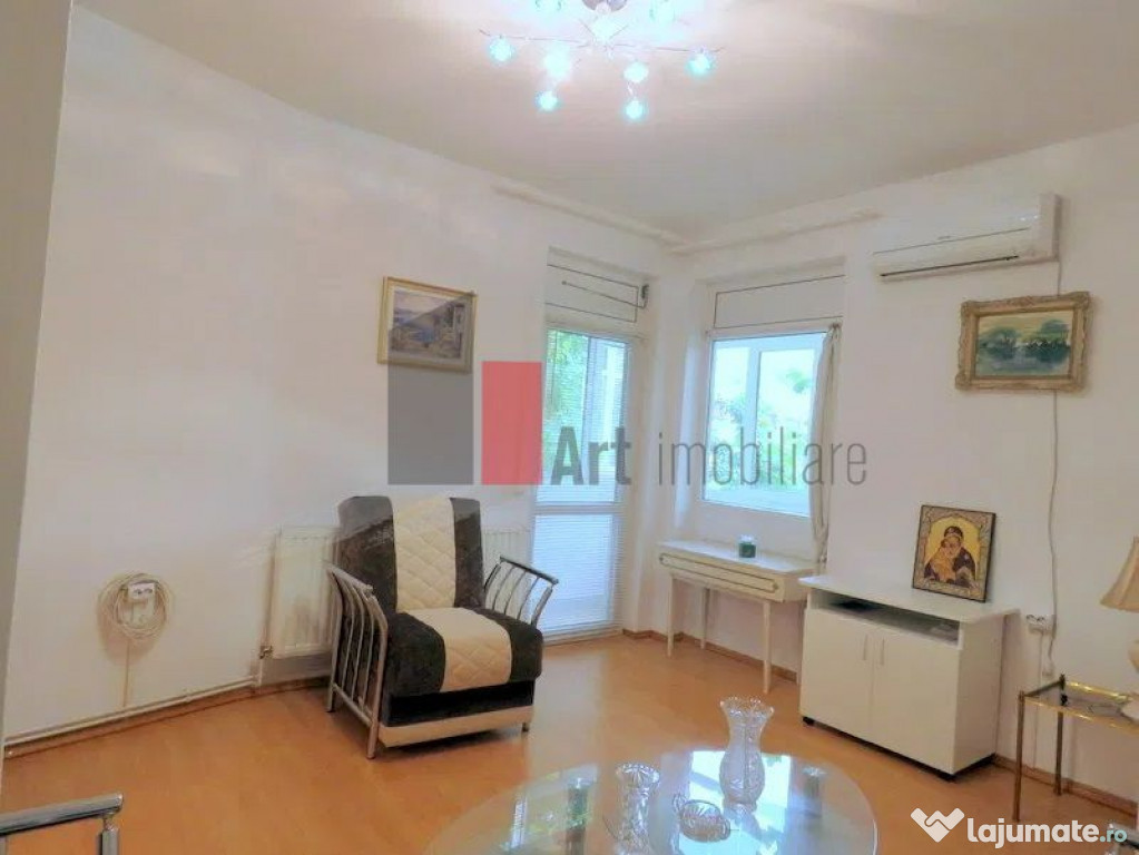 De vanzare apartament in vila