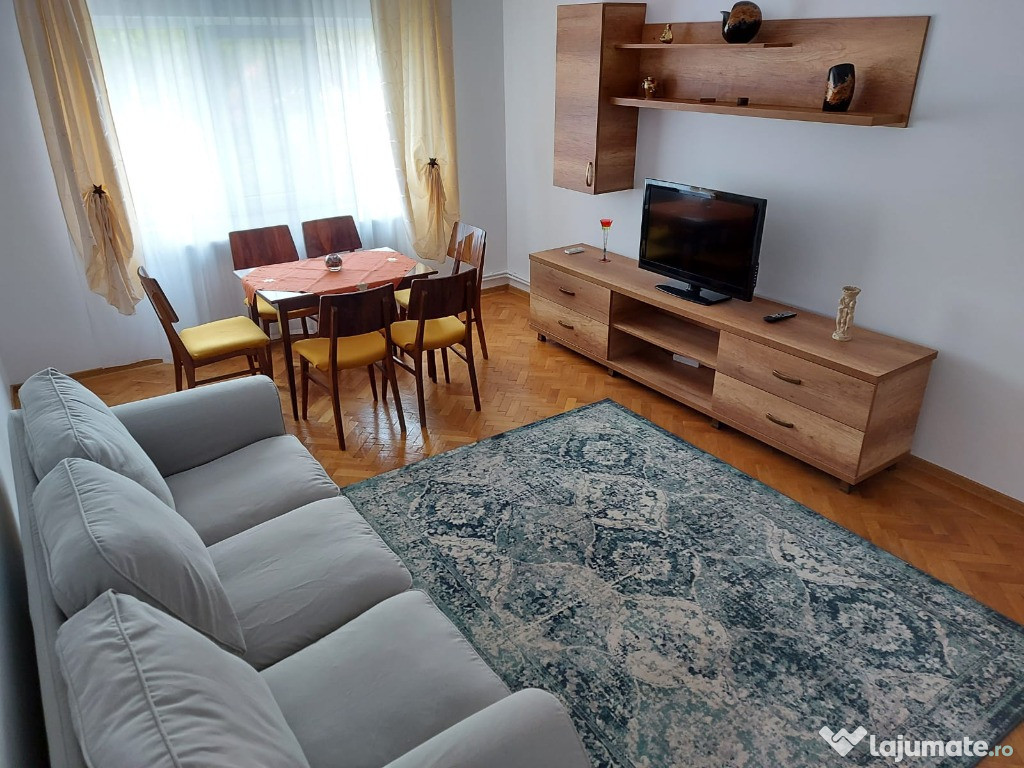 Închiriere apartament decomandat cu 2 camere, etaj 2 din 4, zonă centr