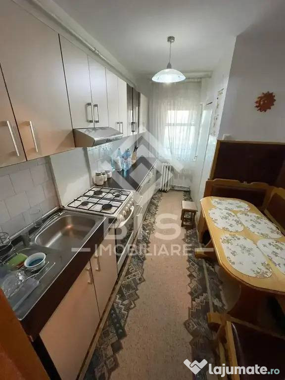 Apartament decomandat 3 camere 2 băi