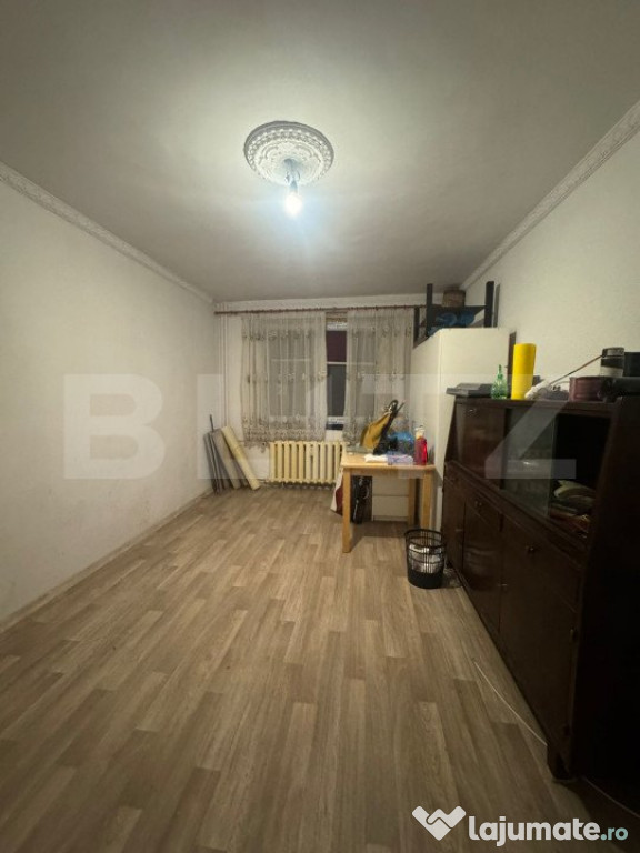 Apartament de vanzare, cu 3 camere, 70 mp, zona Piata Rahova