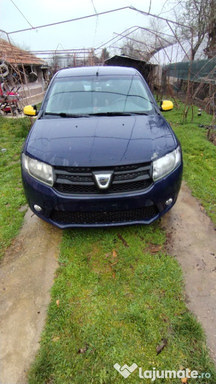 Dezmembrez Dacia Logan 2