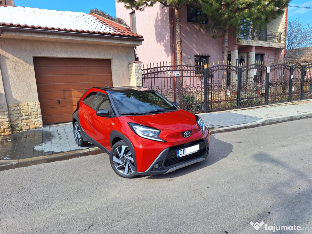 TOYOTA AYGO X * CUTIE AUTOMATĂ * 2023 * 20.000 KM *NAVIGAȚIE