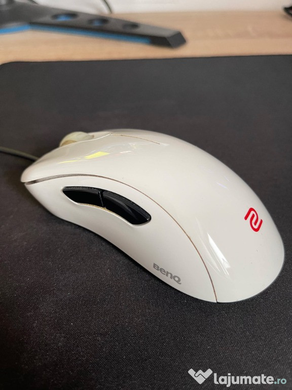 Mouse Gaming Zowie EC2-A - White edition + Suport cablu Xtrfy + Skate