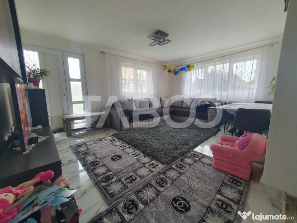 Casa 5 camere de vanzare 200 mp utili 1040 mp teren sat Pers