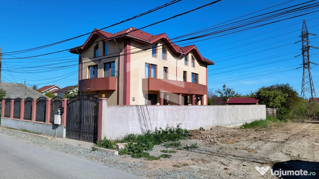 Năvodari | Casă spațioasă cu teren mare