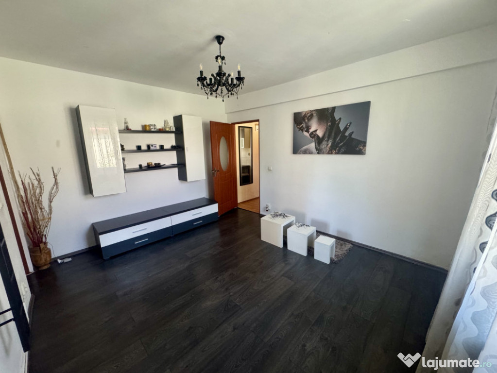 Apartament 2 camere bloc caramida etaj 1