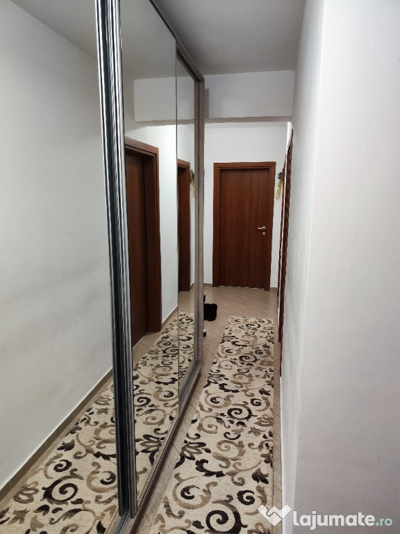 Vând apartament cu 3 camere