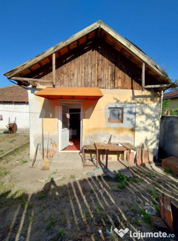 Teren 305mp cu 2 case batranesti, Brestei, toate utilitatile