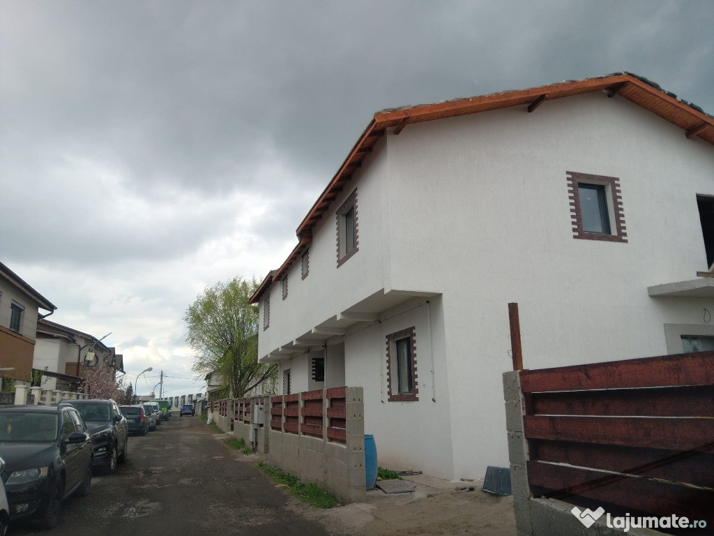 Casa P+1 duplex,4 camere,3 bai,toate utilitatile 800m pasaj Domnesti