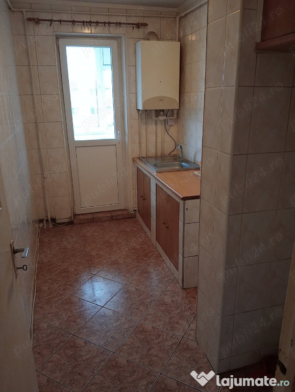 Apartament de 3 camere zona GRIVITEI