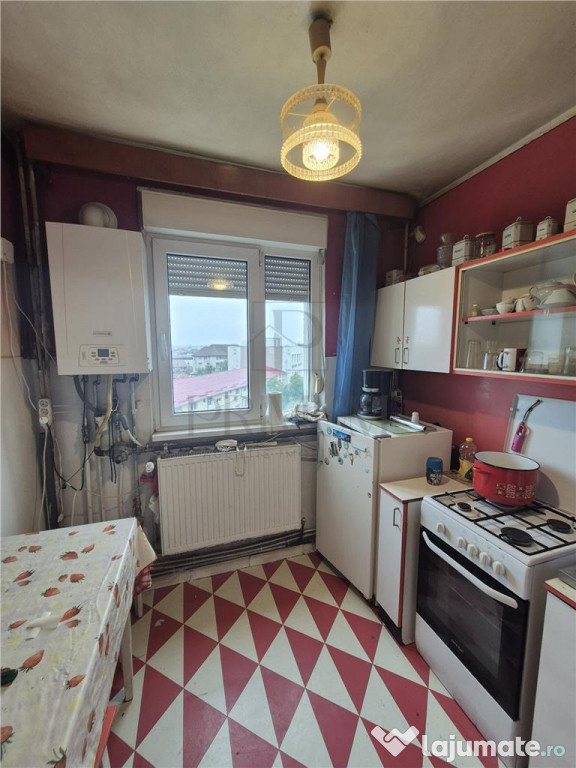 Spitalul Judetean - 2 Camere - Decomandat - Centrala termica