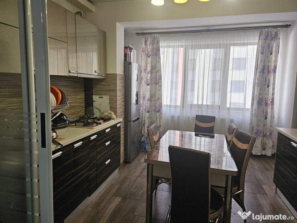 Apartament de 3 camere zona TRACTORUL,Complex Isaran