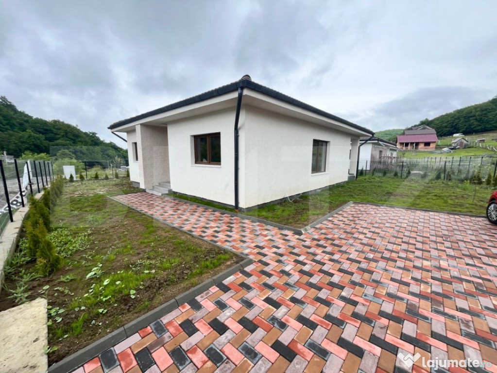 Casa individuala, 100 mp, finisata , zona Dealu Jelnei