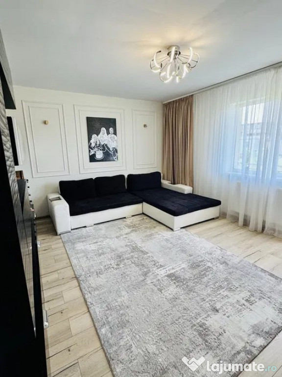 Apartament cu 3 camere, decomandat - zona Tractorul