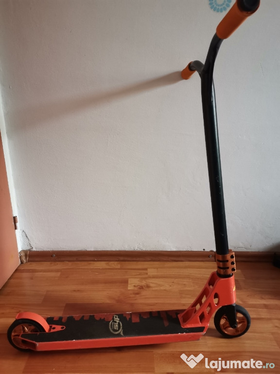 Vând trotineta freestyle