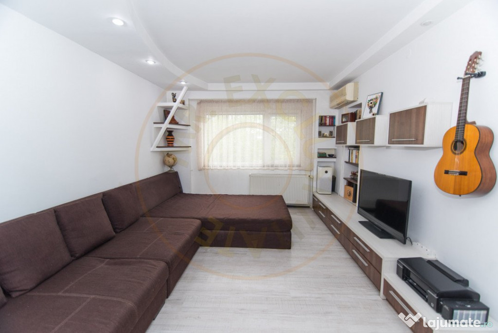 Apartament 3 camere decomandat, etaj 3, cartier Gavana, Pite