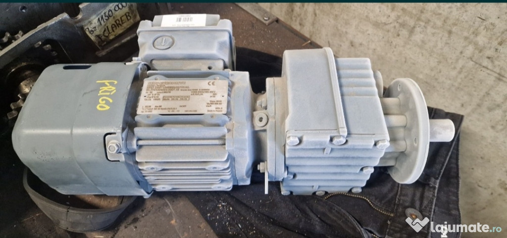 Motor electric cu reductor SEW