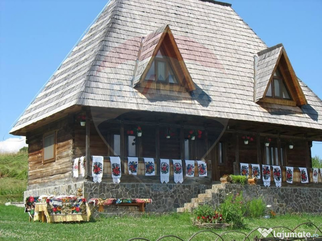Casă stil maramuresan 4 camere cu bai proprii Botiza, Ma...