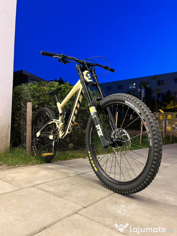 Vând Scott gambler 720 2019