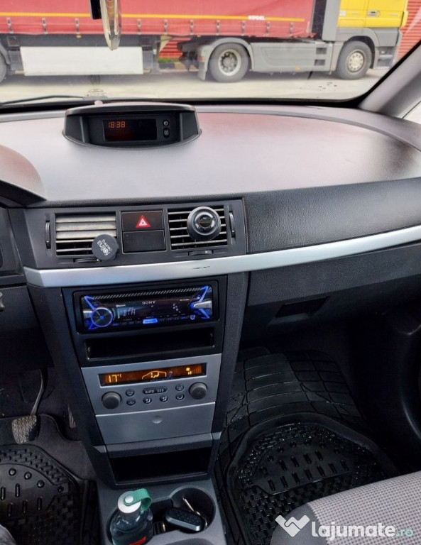 Vând Opel Meriva