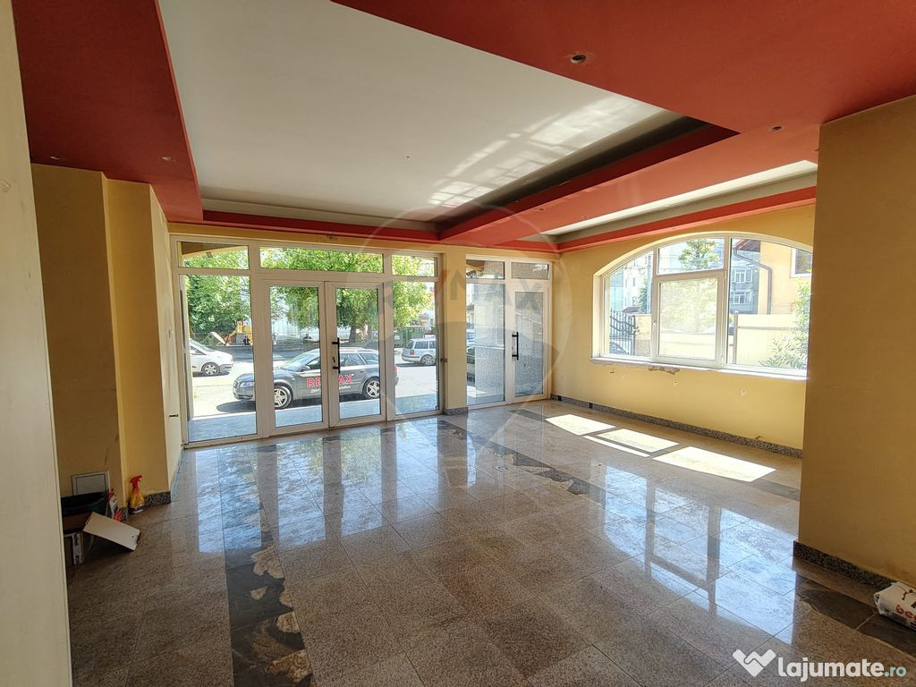 Spațiu Comercial de Inchiriat Clinica/ Birouri/ Azil/ Pe...